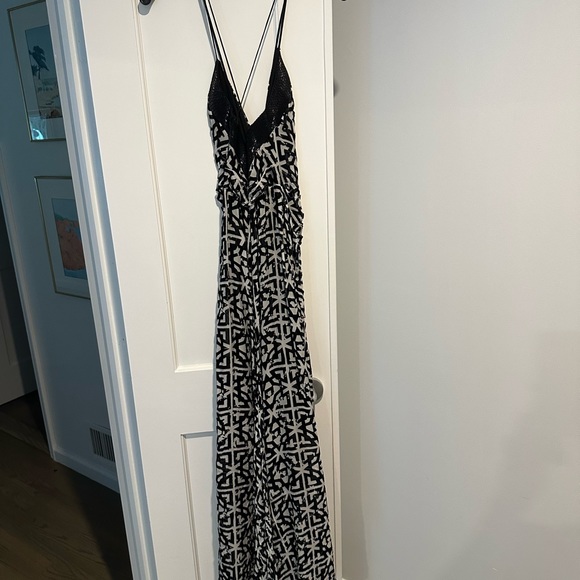 Nicole Miller Black and White Beaded runway gown sz 4 - Picture 7 of 8